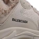 Beige Balenciaga Triple S Damensneaker & Damenturnschuhe aus Kunstfell Größe 35 