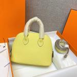 Gelbe Damenbowlingtaschen aus Kalbsleder 