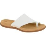 Weiße Gabor Keilabsatz Flache Pantoletten aus Glattleder mit herausnehmbarem Fußbett für Damen Größe 44 mit Absatzhöhe bis 3cm 