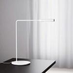 Weiße Lumina Flo Desk Designerlampen & Designerleuchten matt 