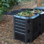 Schwarze Komposter aus Kunststoff 